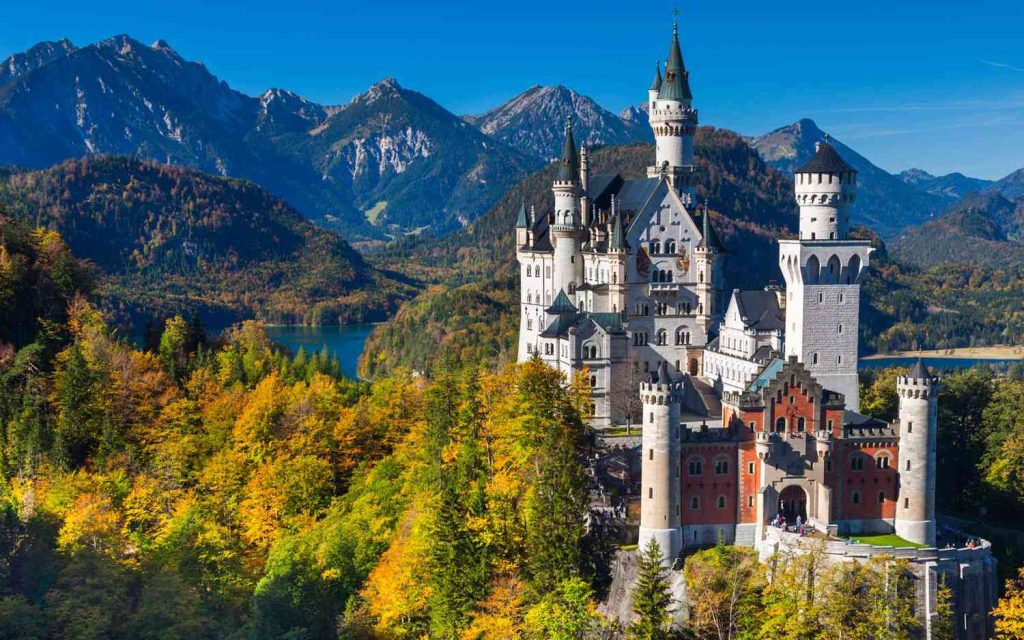 01 neuschwanstein castle bavaria NEUSCHWANSTEIN0417 273a040698f24fc1ac22e717bb3f1f0c