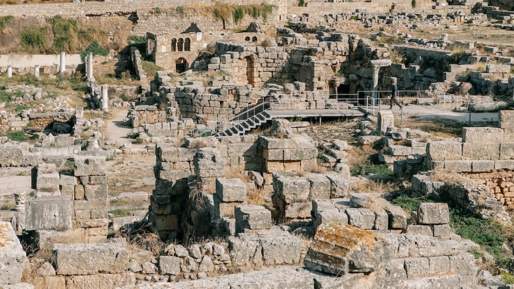 ruins at ancient corinth 1024x576 1